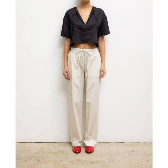 LESET Tops - NEW LESET yoko tie cropped top in black